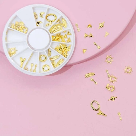 Nail Art Wheel Gold decorations - Picture 2 of 3